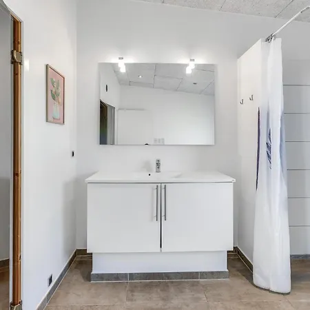 Four-bedroom With A Hot Tub 01 Hébergement de vacances Haderslev