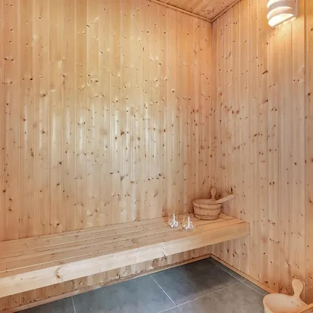 Four-bedroom Haderslev With A Hot Tub 01 Feriehus *