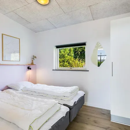 Vakantiehuis Four-bedroom With A Hot Tub 01 Haderslev