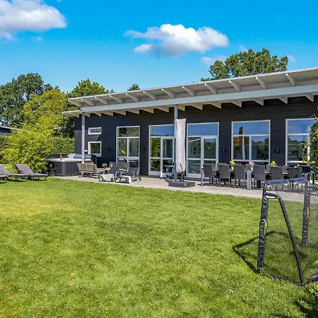 Four-bedroom Haderslev With A Hot Tub 01 Feriehus *