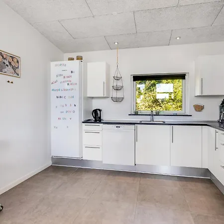 Four-bedroom Haderslev With A Hot Tub 01 *