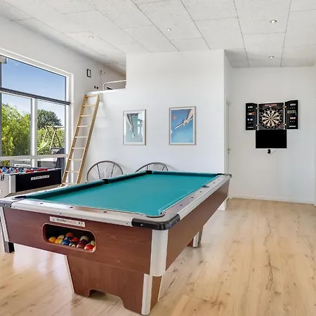 Four-bedroom Haderslev With A Hot Tub 01 Feriehus *